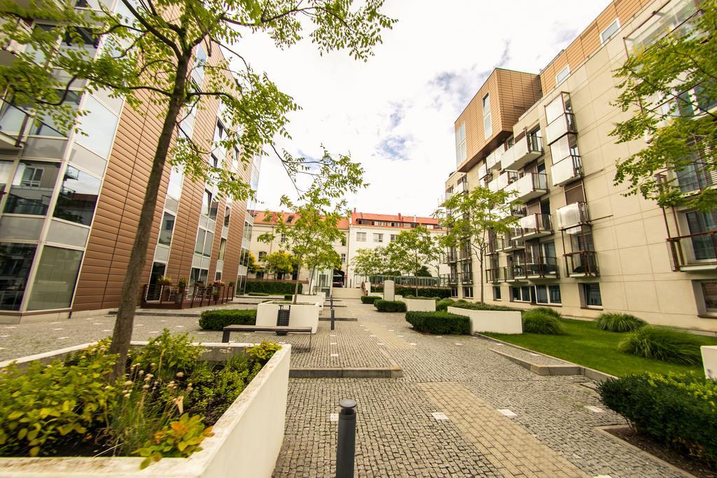 Apartment Korunni Dvur, 2 Free Parkings Прага Экстерьер фото