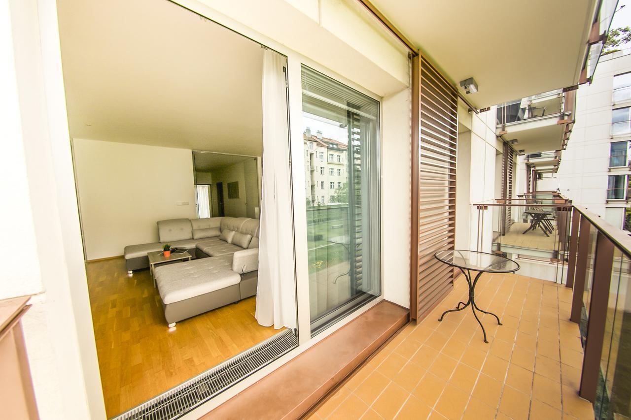Apartment Korunni Dvur, 2 Free Parkings Прага Экстерьер фото