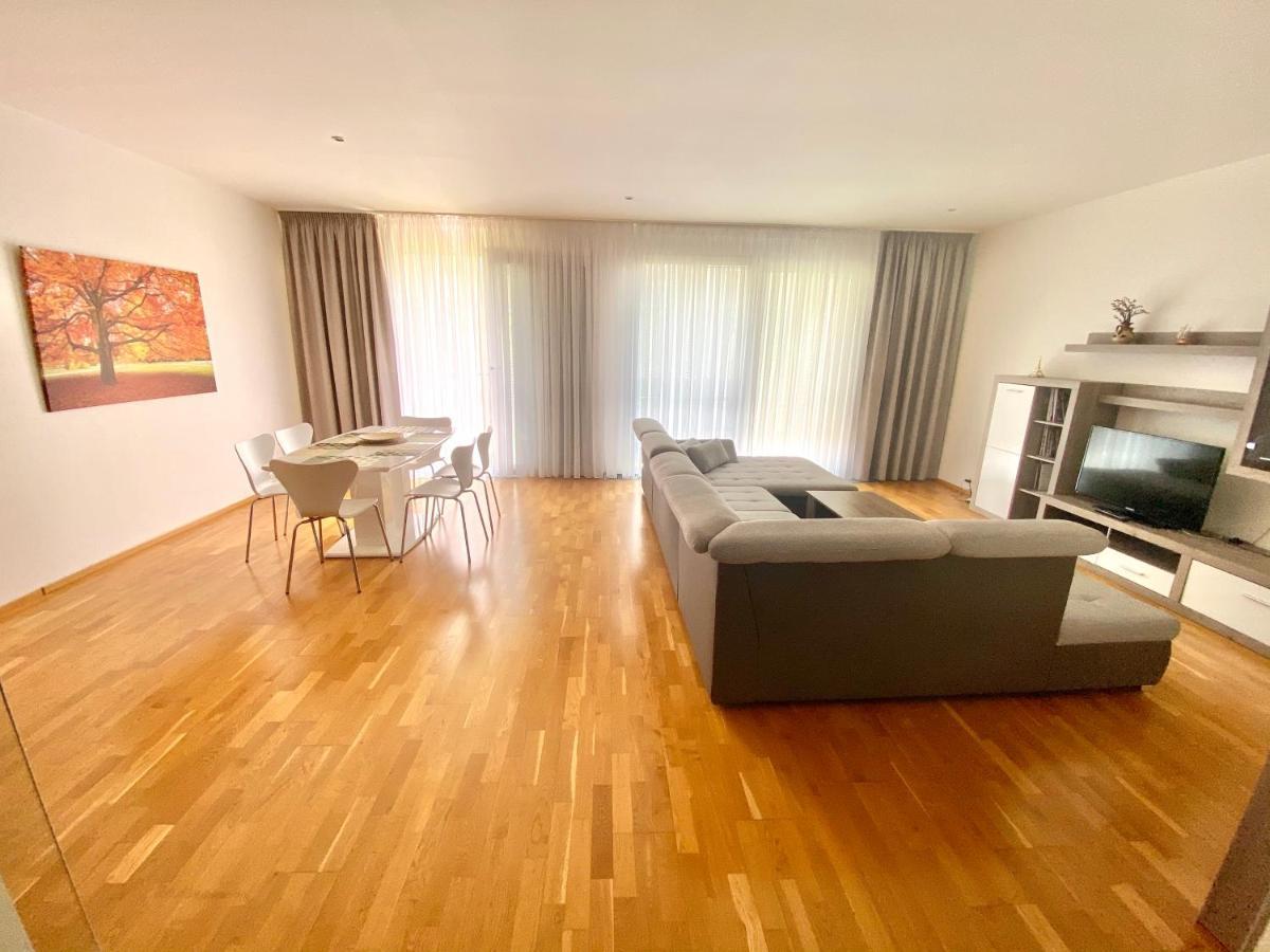 Apartment Korunni Dvur, 2 Free Parkings Прага Экстерьер фото