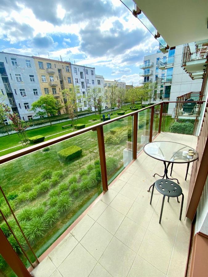 Apartment Korunni Dvur, 2 Free Parkings Прага Экстерьер фото