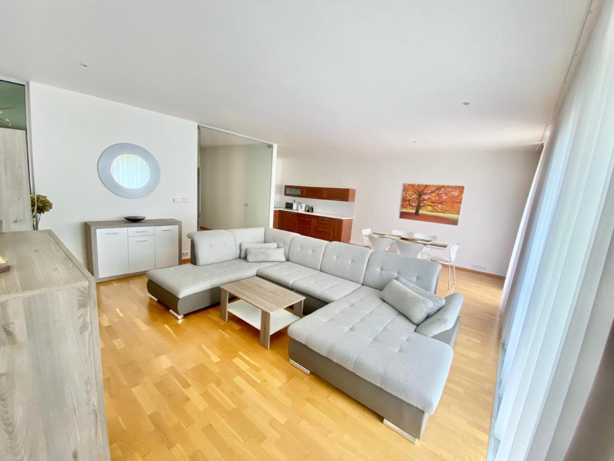 Apartment Korunni Dvur, 2 Free Parkings Прага Экстерьер фото