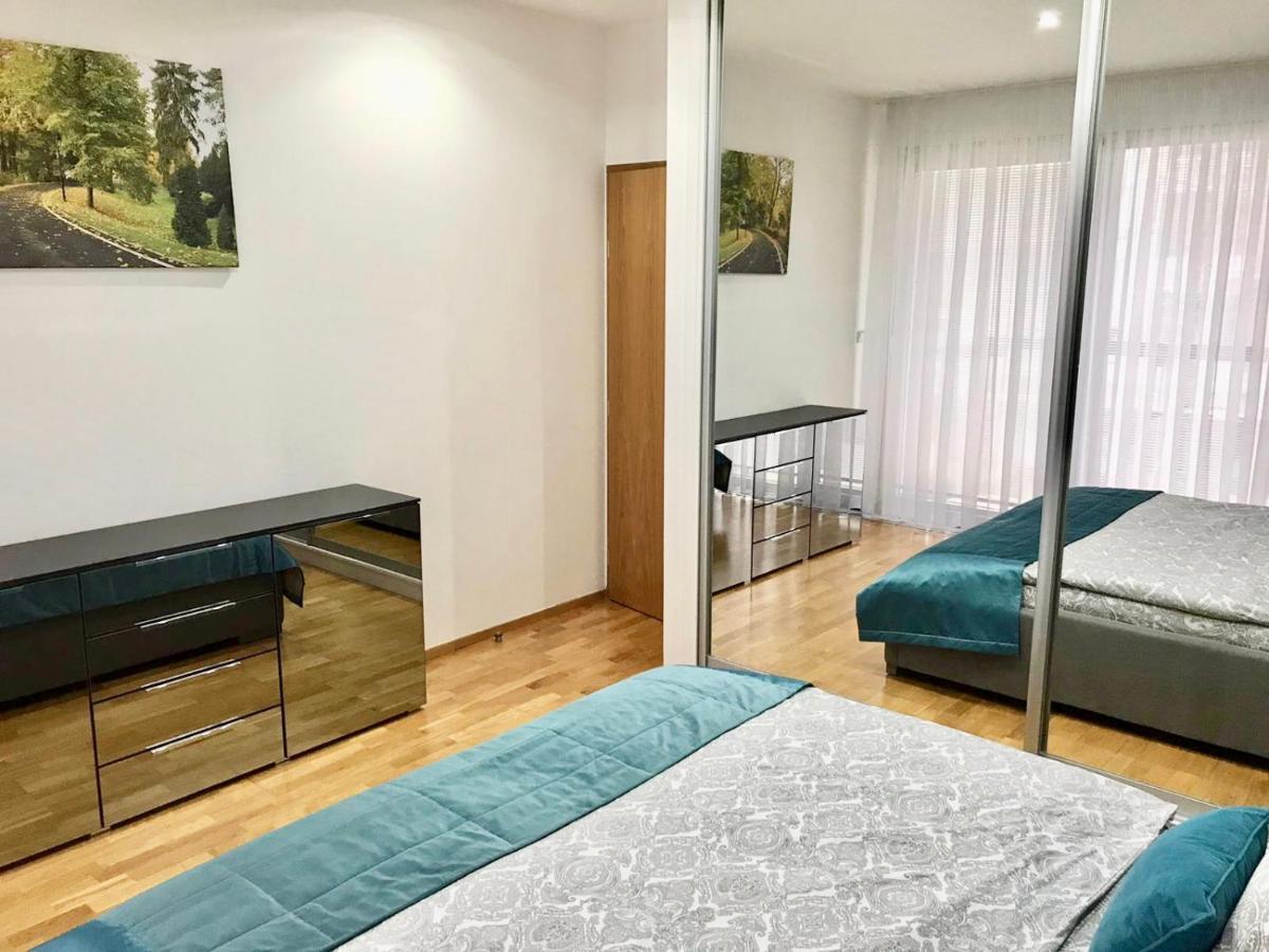 Apartment Korunni Dvur, 2 Free Parkings Прага Экстерьер фото